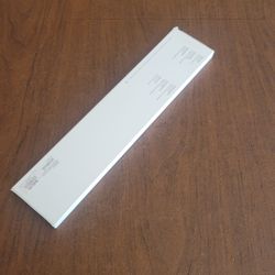 Apple Watch Sport Band 38mm Pink Sand New open box Part MNJ02AM/A.
Stainless steel pin.
Please see photos for details.
Designed in California.
UPC 19