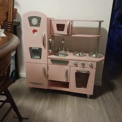 Small kitchen for girls Kidkraft brand 