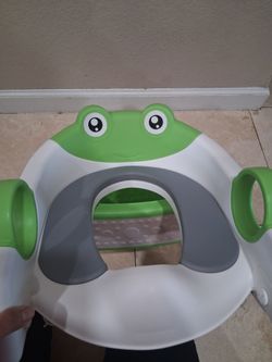 Frog design potty training seat