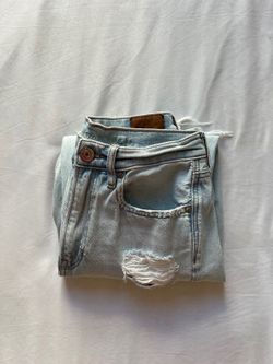 American Eagle Light Wash Straight Leg Jeans