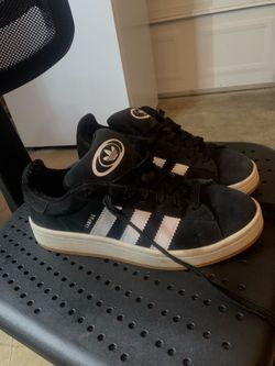 Black adidas campus 00’s