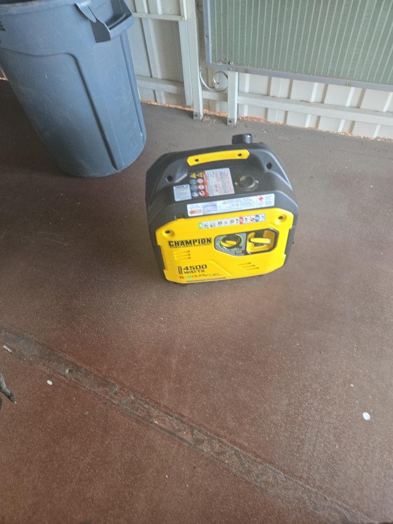 Champion 4500 Watt Dual Fuel Quiet Technology Generator