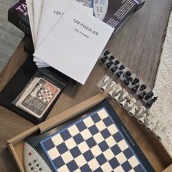 😍 Smart Chess Set Brand New!