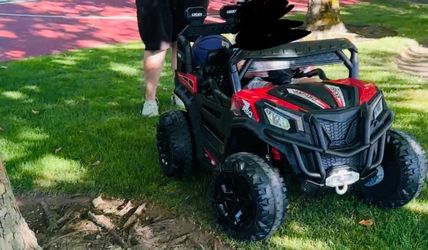 Like New- Kids Ride On Anpabo 24V AWD UTV with remote