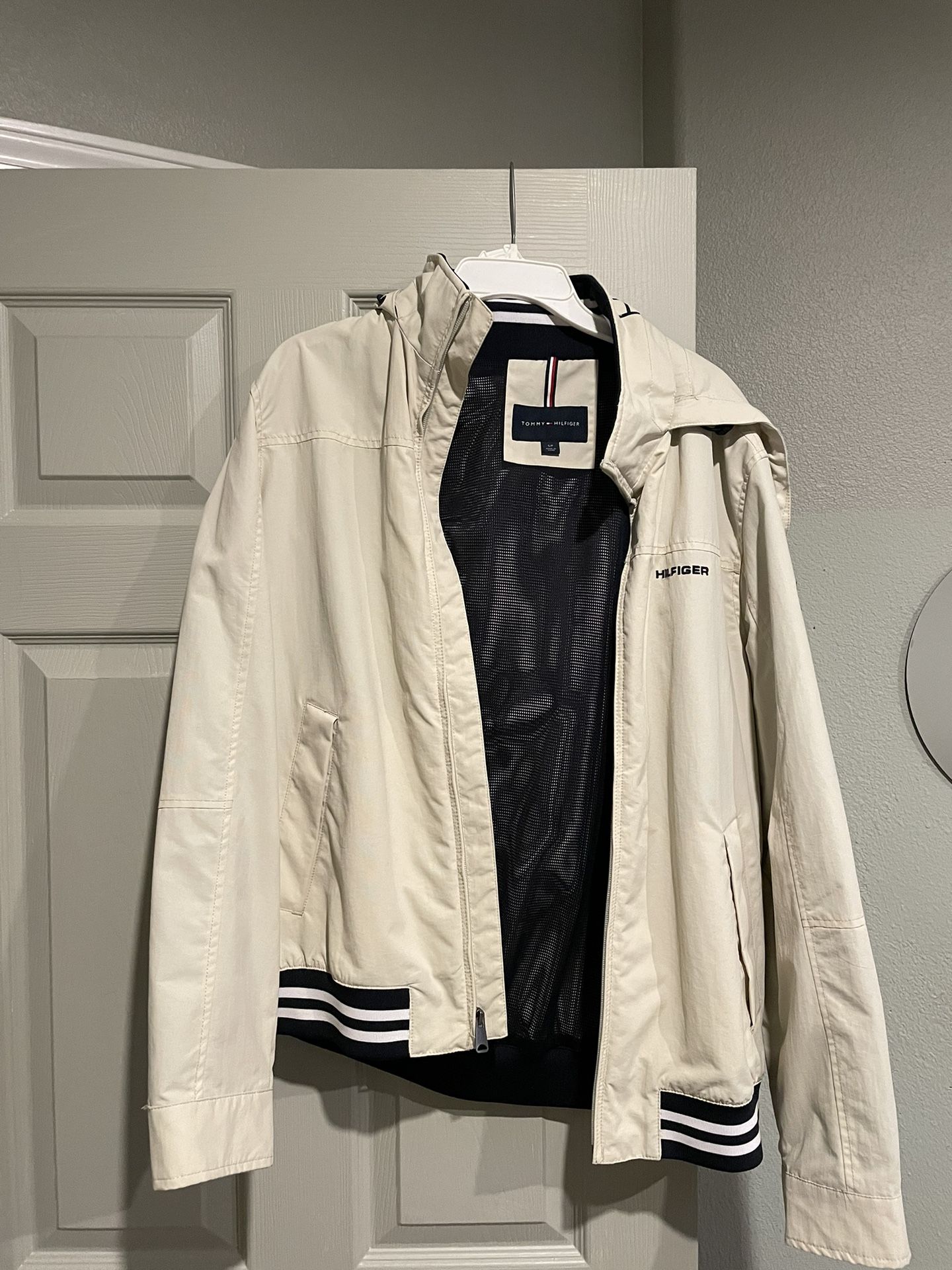 Tommy Hilfiger Weather Jacket Size Small