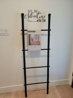 Decorative wooden blanket ladder