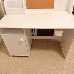 Kids’ Desk 