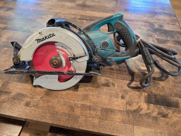 Makita Corded Hypoid Circular Saw
