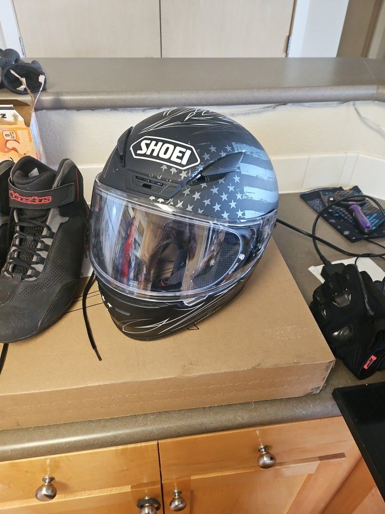 Shoei RF-1200 Motorcycle Helmet