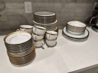 Dinnerware Set