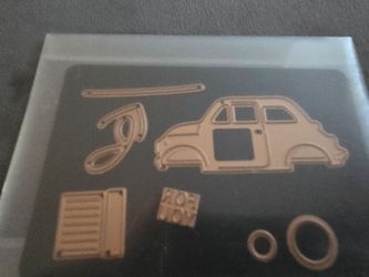 Car Die with Gift on roof