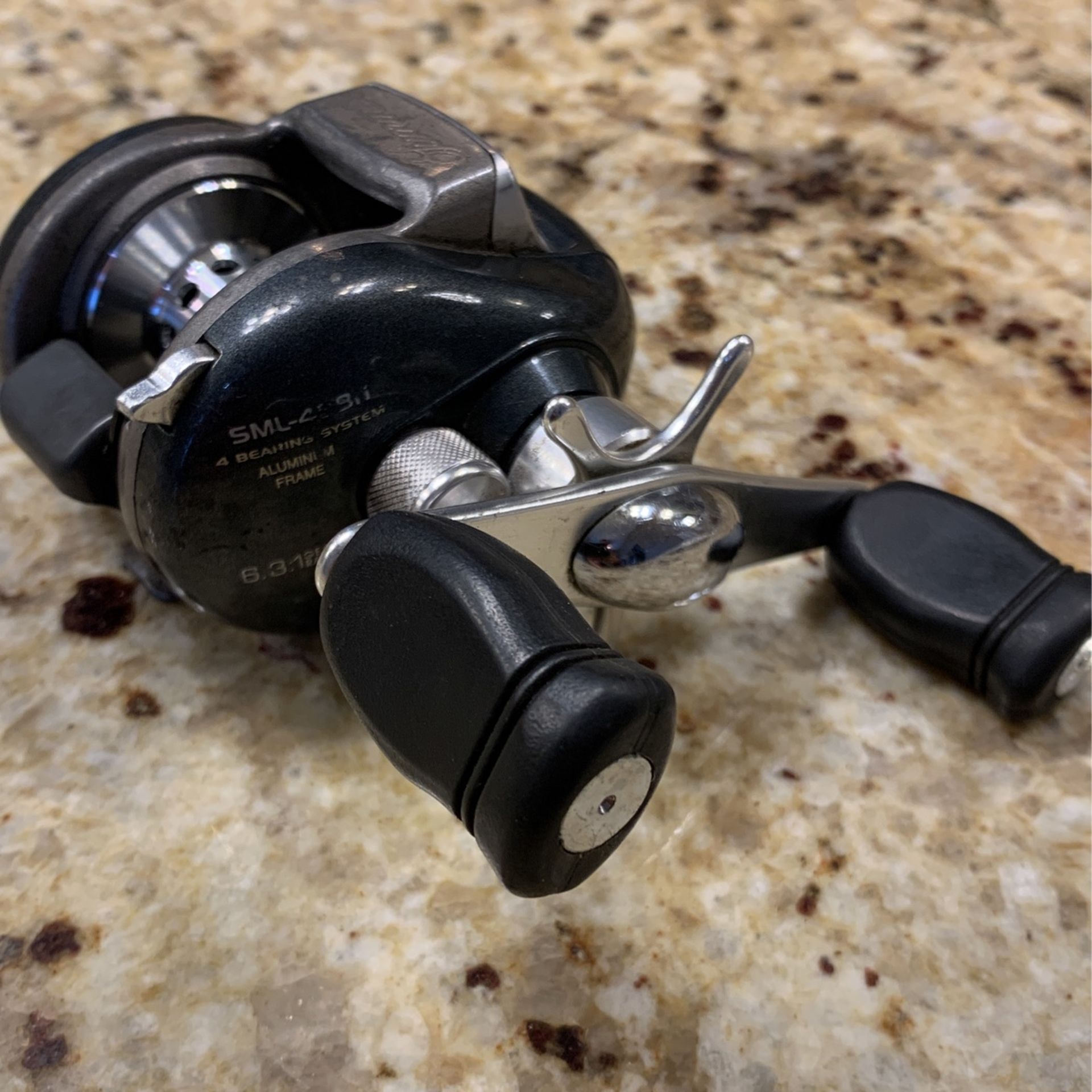 PFLUEGER SUMMIT SML 4BBH BAITCASTING REEL