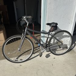 REÍ Hybrid Bike