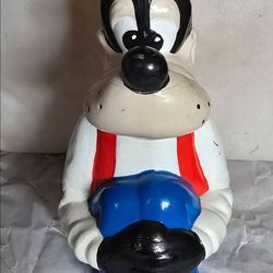 Goofy statue