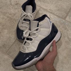 Jordan 11 UNC 