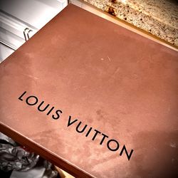 Louis Vuitton beautiful Fruit Glass plate 13 inch x 1 inch