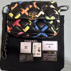 Chanel Originally 19 Trumpet Cover Gold M 