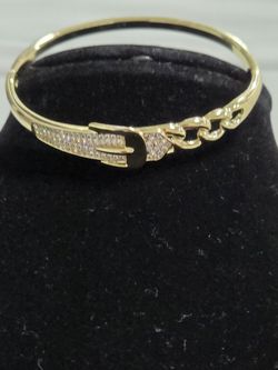 Buckle style bangle bracelet