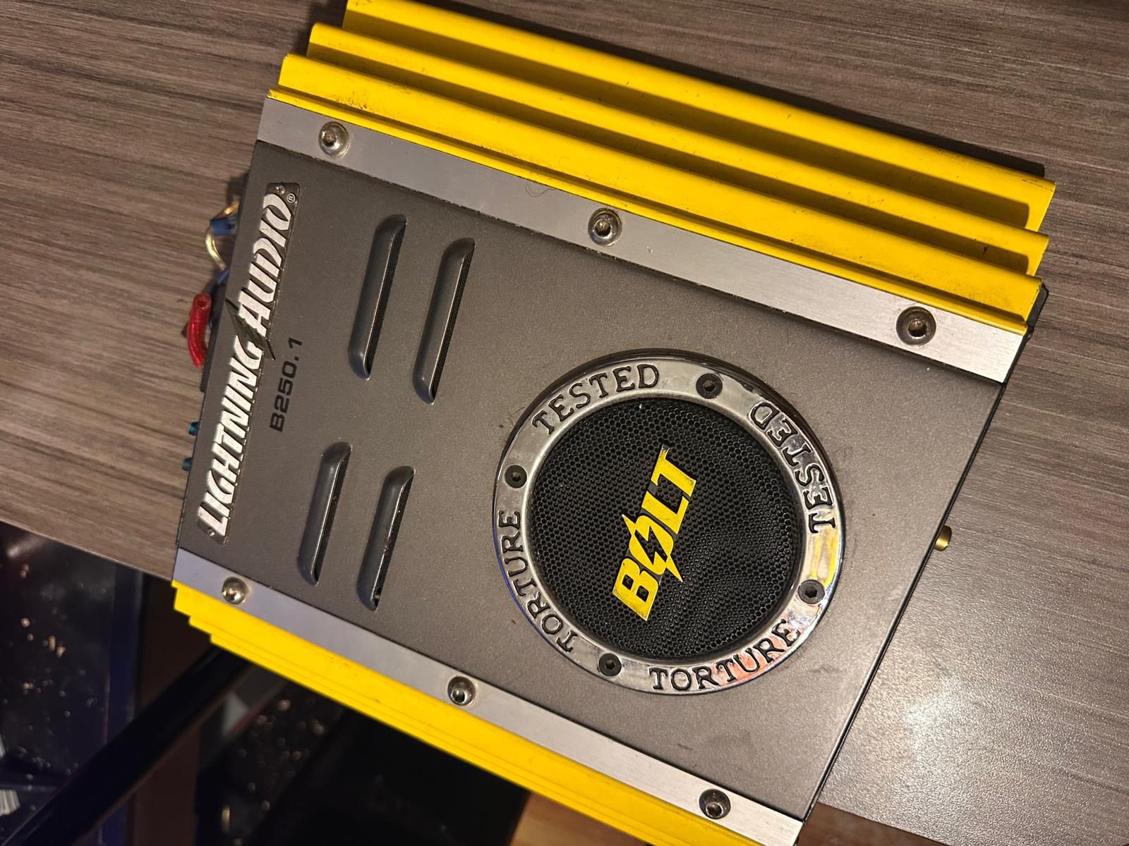 AMPLIFICADOR PARA AUTO