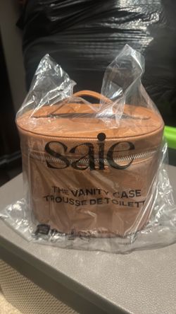 SAIE vanity case