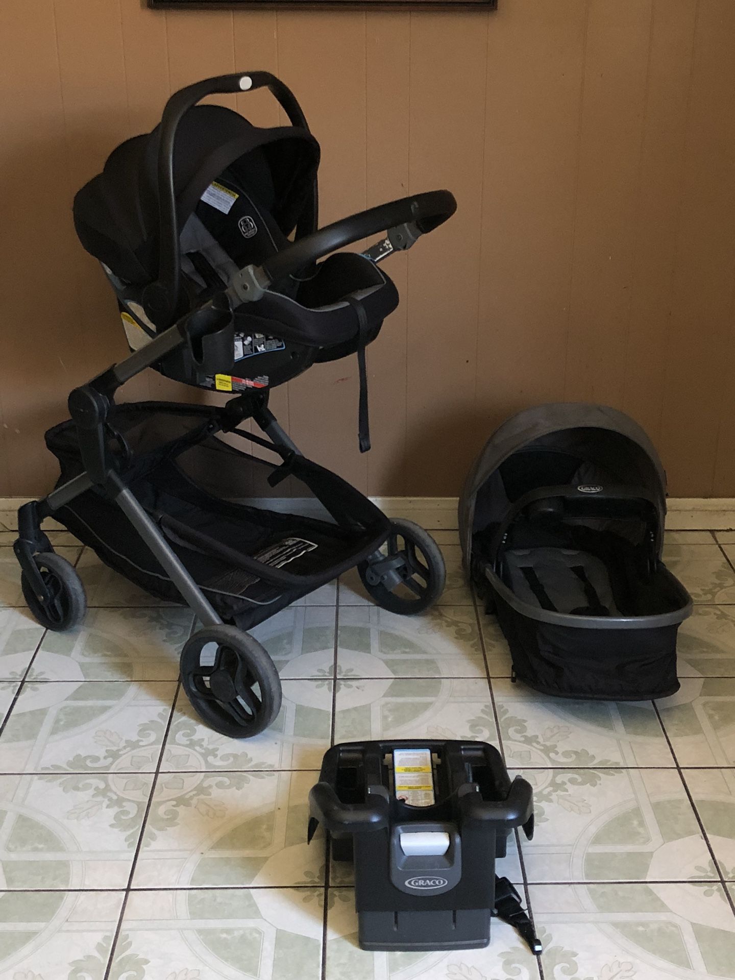 LIKE NEW GRACO MODES NEST TRAVEL SYSTEM STROLLER CAR SEAT AND BASSINET 3 IN 1