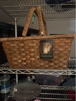 Double handle new wood chip basket $35
