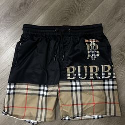 Burberry Shorts M