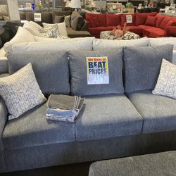 Gorgeous Sofa Sleeper ✨💙 Easy Financing Available  😎👍 Free Delivery 🚚 