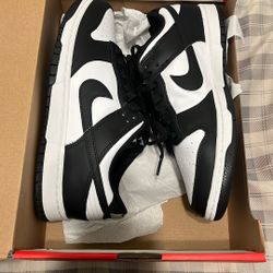 Nike Panda Dunks 