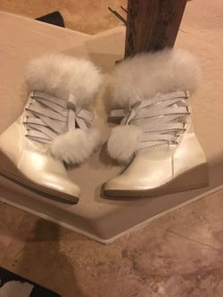 White fur Sparkly boots toddler