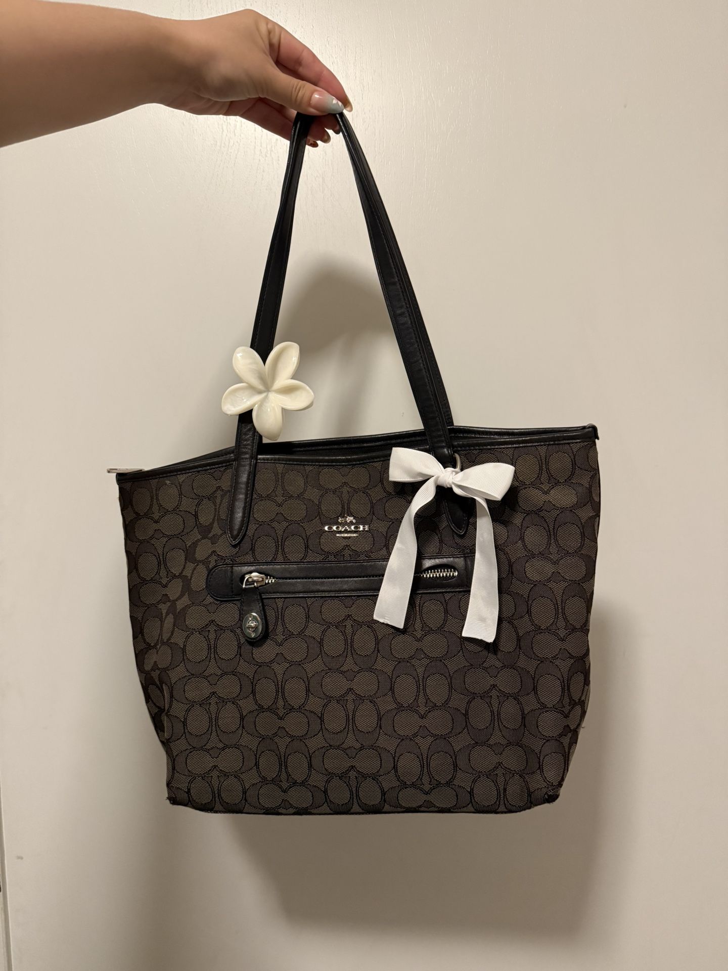 Signature Coach Taylor Tote