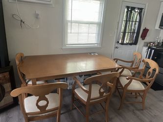 Dinning Room Table
