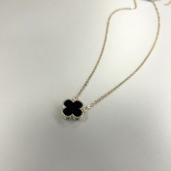 Van / Clover Necklaces 
