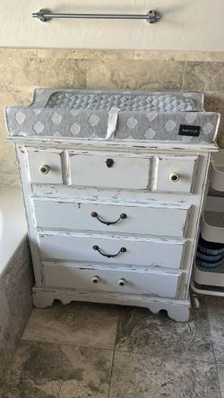 White Chess Shabby Chic