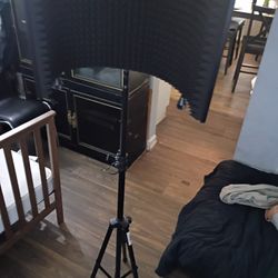 Microphone Isolation Shield Tripod