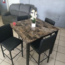 Beautiful Table With Chairs.