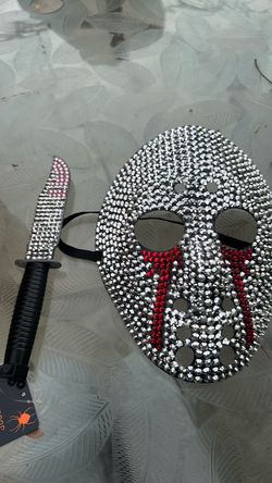 jason mask and knife