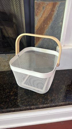 Small Modern Storage Basket – $8