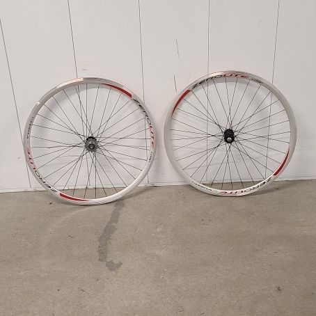 New Vuelta ZeroLite Track Comp Fixie Wheelset 700c for Sale in Sun City AZ OfferUp