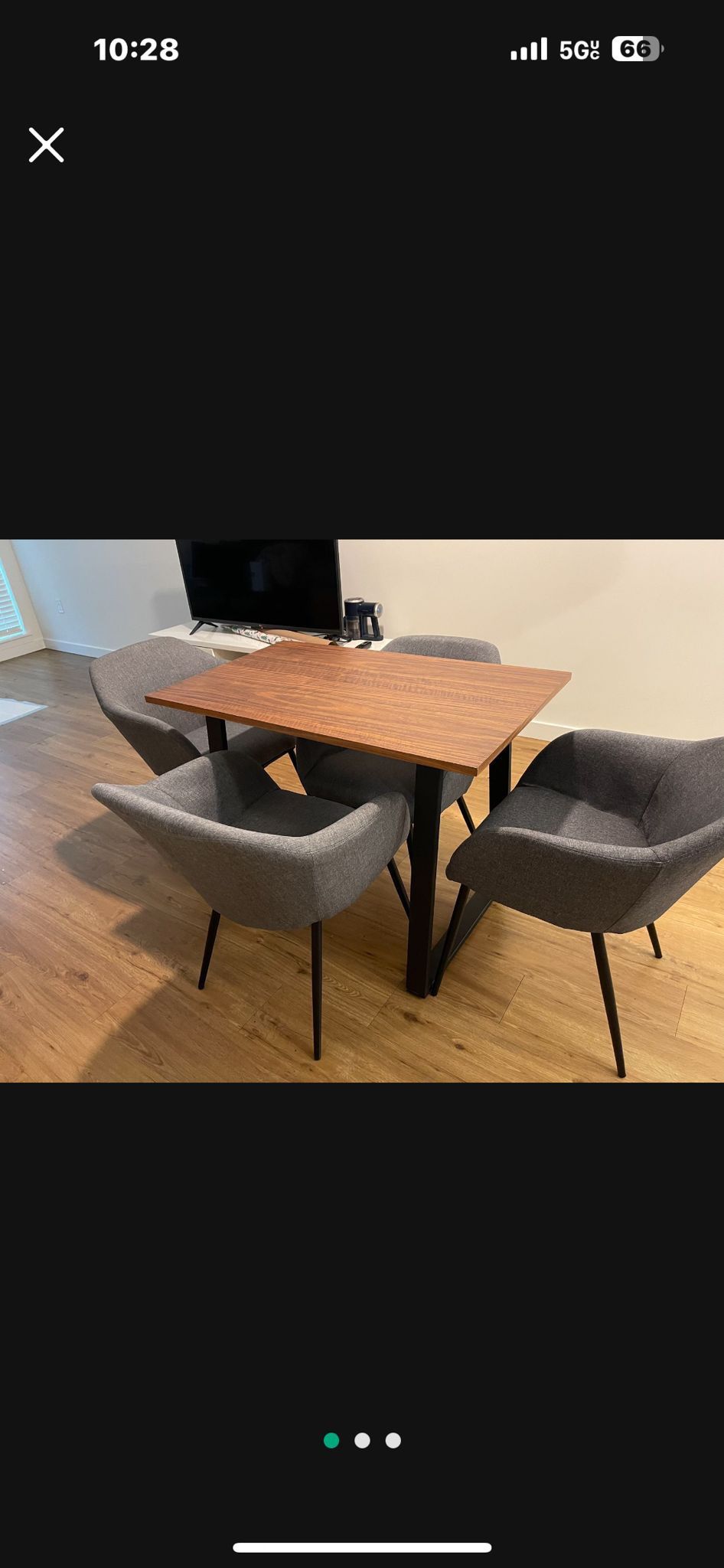 Modern Dining Table with 4 Chairs – Excellent Condition