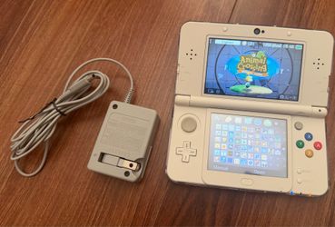 New Nintendo 3DS White with Charger and Case w/128GB