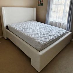 Boucle Queen Platform Bed 
