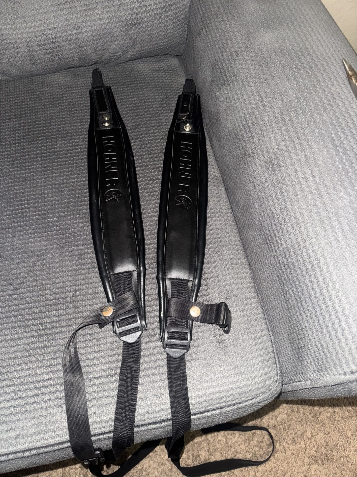 HOHNER STRAPS LIKE NEW