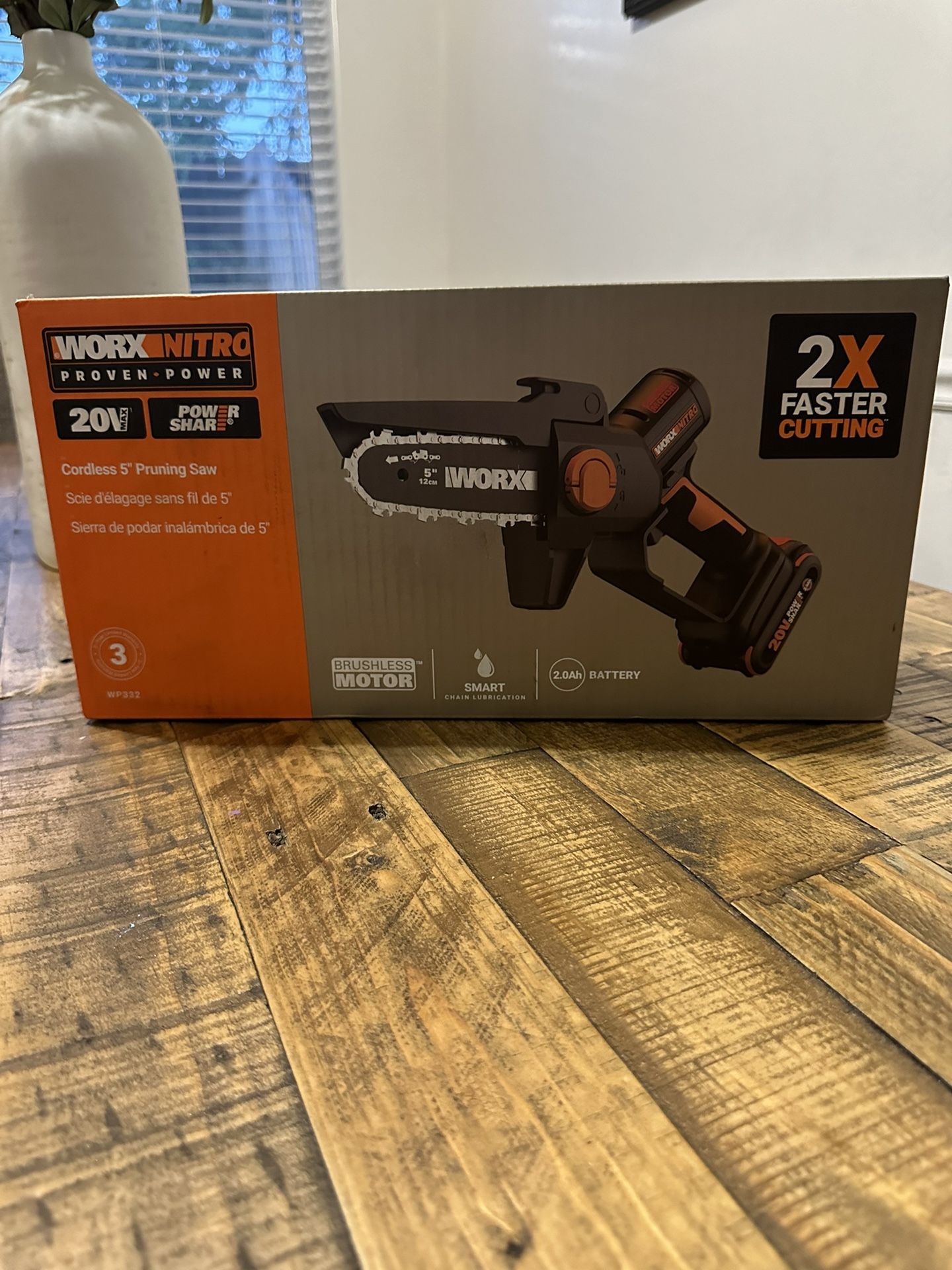 WORX Nitro Power Share 20-volt 5-in Battery 2 Ah Chainsaw Battery Included Charger Included