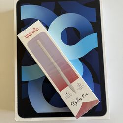 Apple iPad Air 4th Generation 64GB with Box, Pencil, keyboard case like new