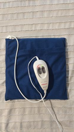 Walgreens massaging heating pad size 12”x 12” color blue