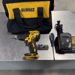 DEWALT 20 V Drill