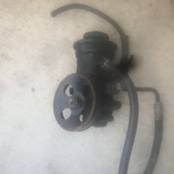 2000 Toyota Tacoma, Four-Cylinder Power Steering Pump