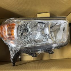 4Runner 10-13 Passenger Headlight