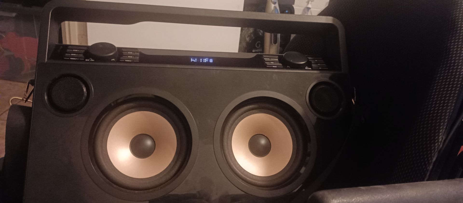 Retro 30 watt Bluetooth speaker